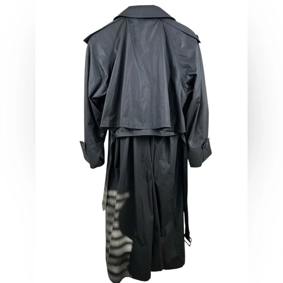 Aquascutum long trench coat, Large, black, belted, buttoned, Classic Windproof - Picture 8 of 10